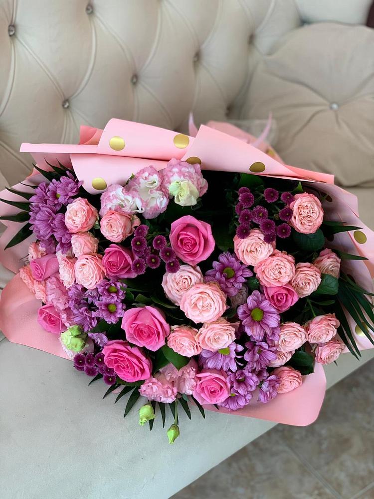 Букет цветов из: Хризантемы, Розы и Лизиантусы в Нижнекабанской