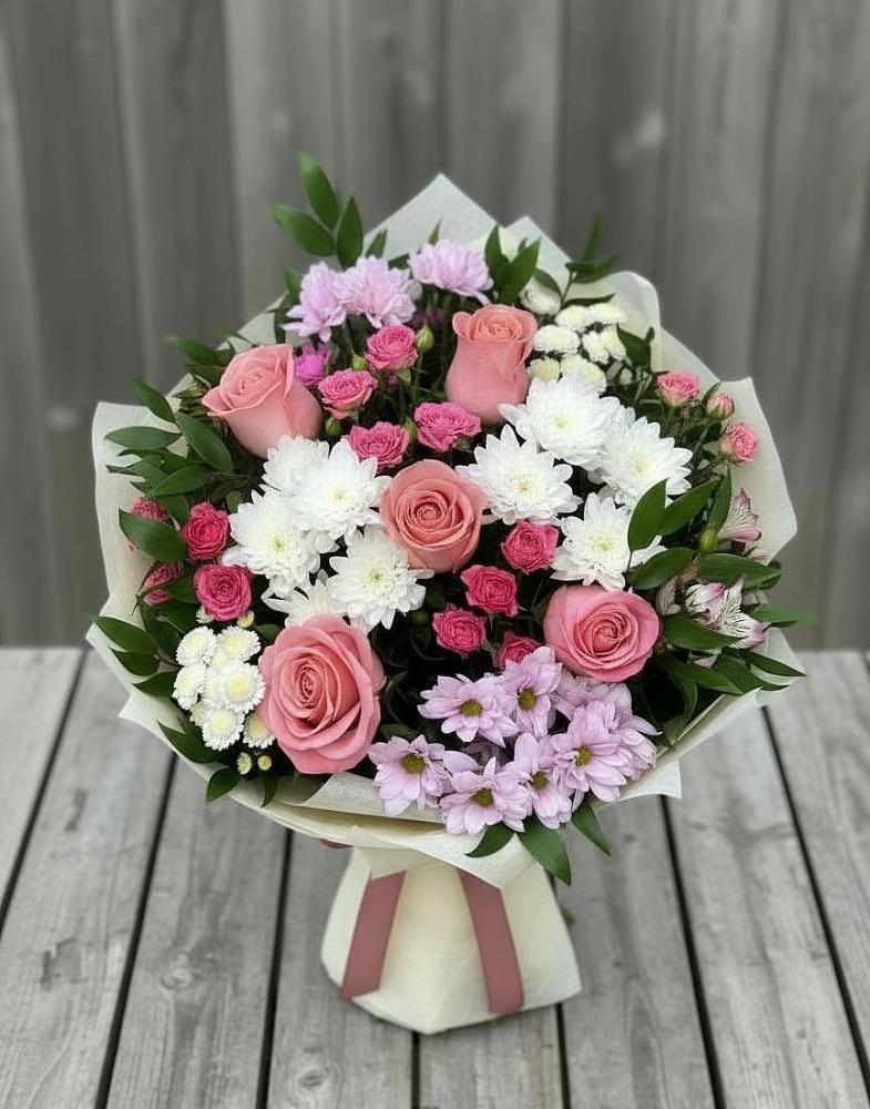 Букет цветов из: Альстромерии, Гвоздики, Розы и Хризантемы в Нижнекабанской