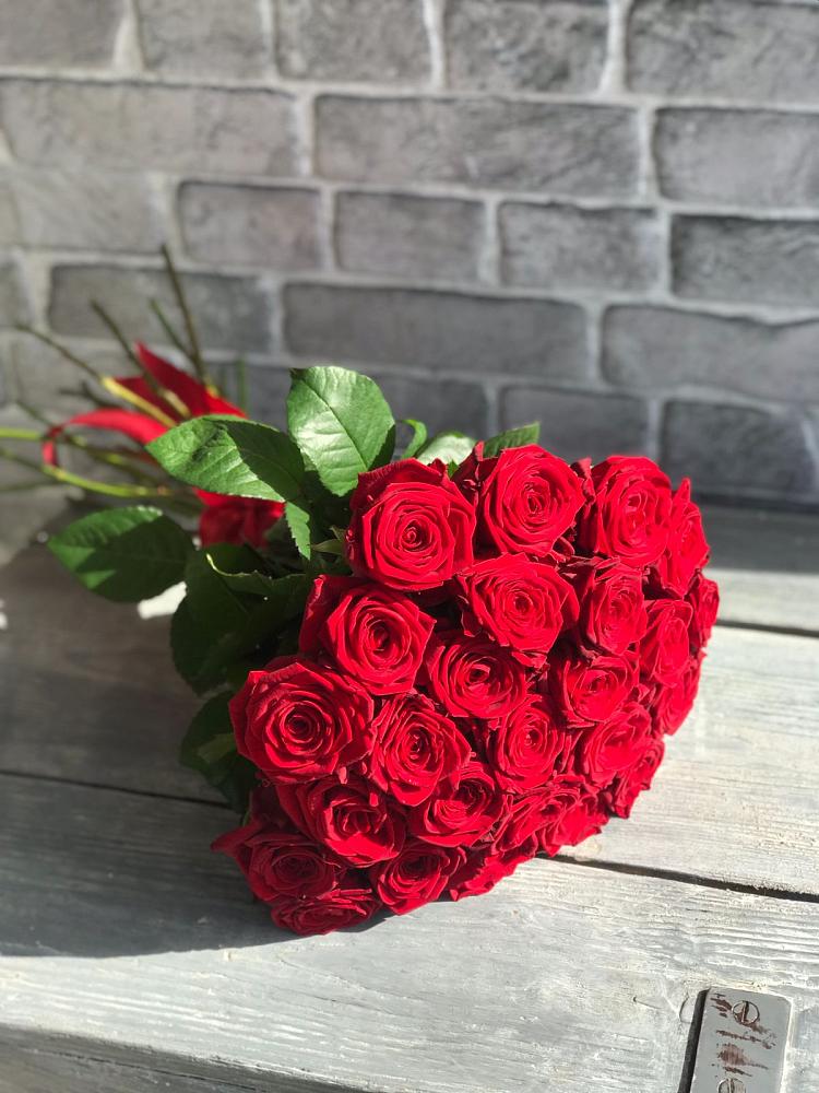Букет Красные розы Фридом в Нижнекабанской
