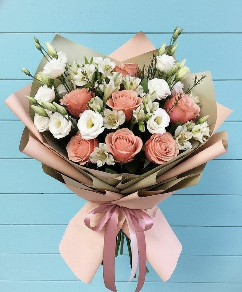 Букет цветов из: Розы, Альстромерии и Лизиантусы в Нижнекабанской