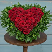 Цветочная композиция из Розы в виде сердца в Нижнекабанской