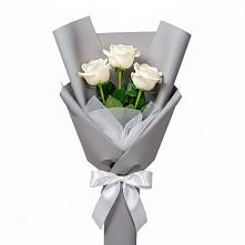 Букет 3 белые розы в Нижнекабанской