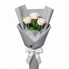 Букет 3 белые розы в Нижнекабанской