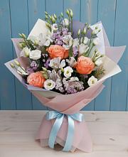 Букет цветов из:  Лизиантусы, Розы, Альстромерии и Гипсофила в Нижнекабанской