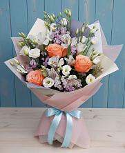 Букет цветов из:  Лизиантусы, Розы, Альстромерии и Гипсофила в Нижнекабанской