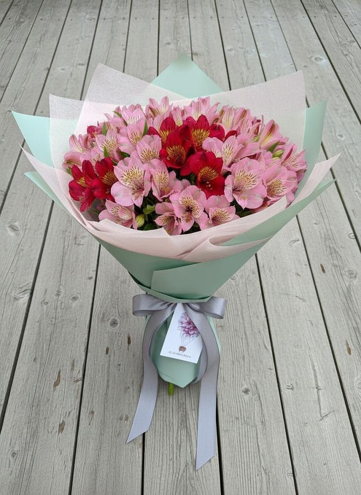 Букет цветов из: Альстромерии в Нижнекабанской