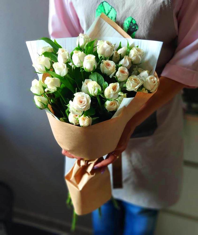 Букет цветов из: Розы в Нижнекабанской
