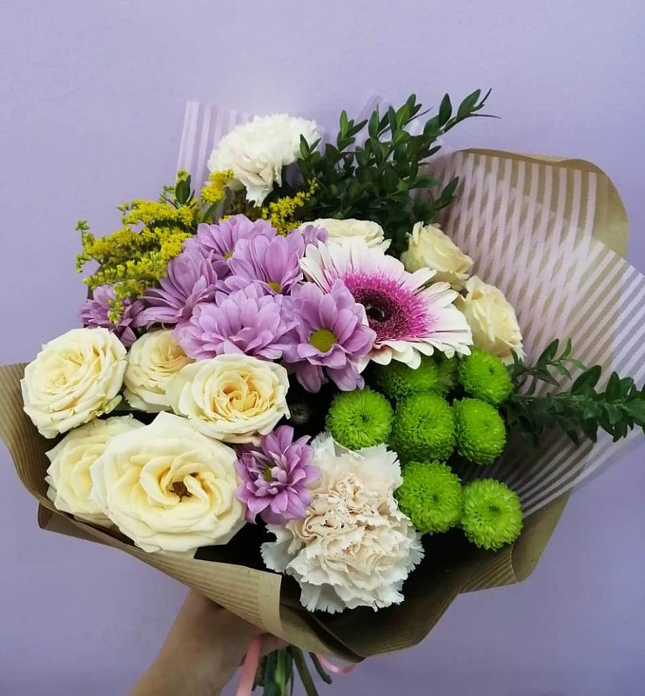 Букет цветов из: Хризантемы, Розы, Гвоздики и Герберы в Нижнекабанской