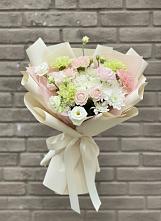 Букет цветов из:  Гвоздики, Розы, Лизиантусы и Хризантемы в Нижнекабанской