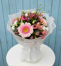 Букет цветов из:  Герберы, Альстромерии и Лизиантусы #REPLACE_PRED# Нижнекабанской