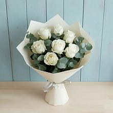 Букет Белые розы в Эвкалипте в Нижнекабанской