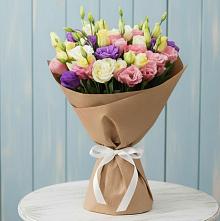 Букет цветов из:  Лизиантусы в Нижнекабанской