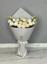 Букет цветов из:  Розы и Лизиантусы в Нижнекабанской